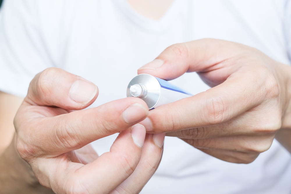 マイザー®︎軟膏の効果と副作用を解説｜強さは？市販薬はある？