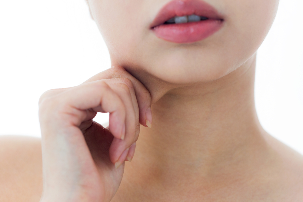 花粉症の時期に顔のむくみが現れる原因と予防・解消法