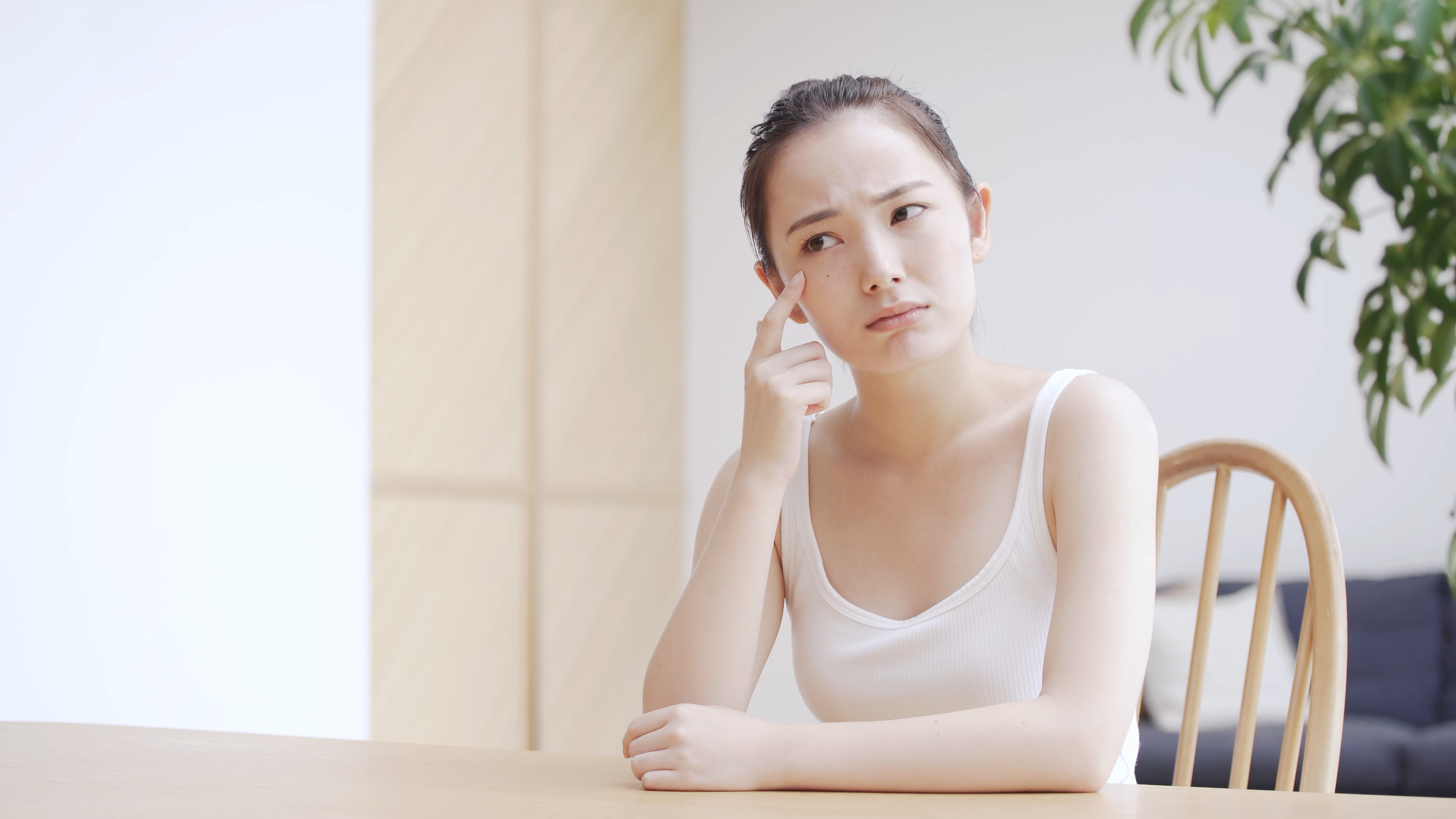 しみの予防対策法|クリーム・内側から効く飲み薬を紹介