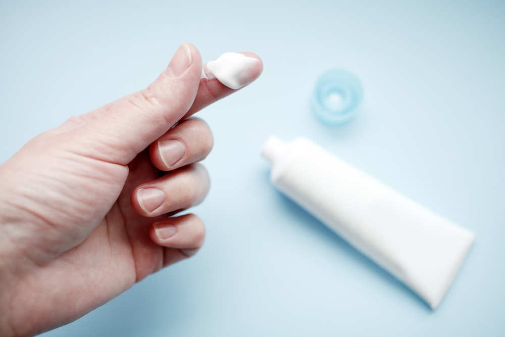 エンペシド®︎クリームと同成分の薬は市販で買える？膣カンジダ・水虫に効く市販薬を紹介