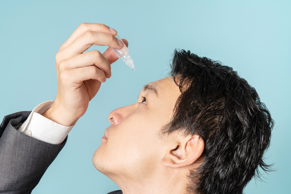 ムコスタ®点眼液は市販されている？目の乾き・疲れ・かすみに効果をあらわす目薬を紹介