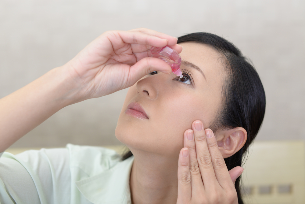 ソフティア®点眼液は市販されている？｜目の疲れに効く目薬を紹介【シアノコバラミン】