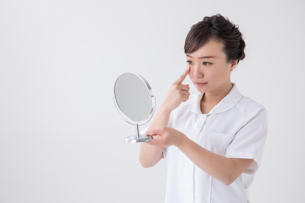 【アレルギー性結膜炎】目のかゆみ・充血に効く市販の目薬を紹介｜ウイルス性・細菌性との違い