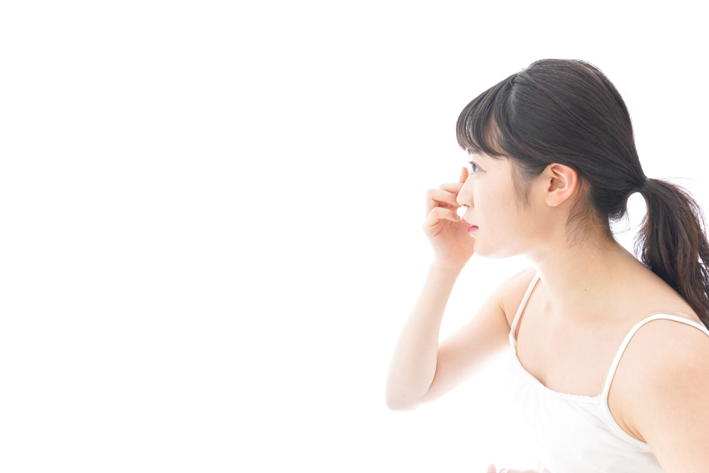 花粉などによる目の症状に効く目薬を紹介｜コンタクトをしたまま使用していい？【花粉症】