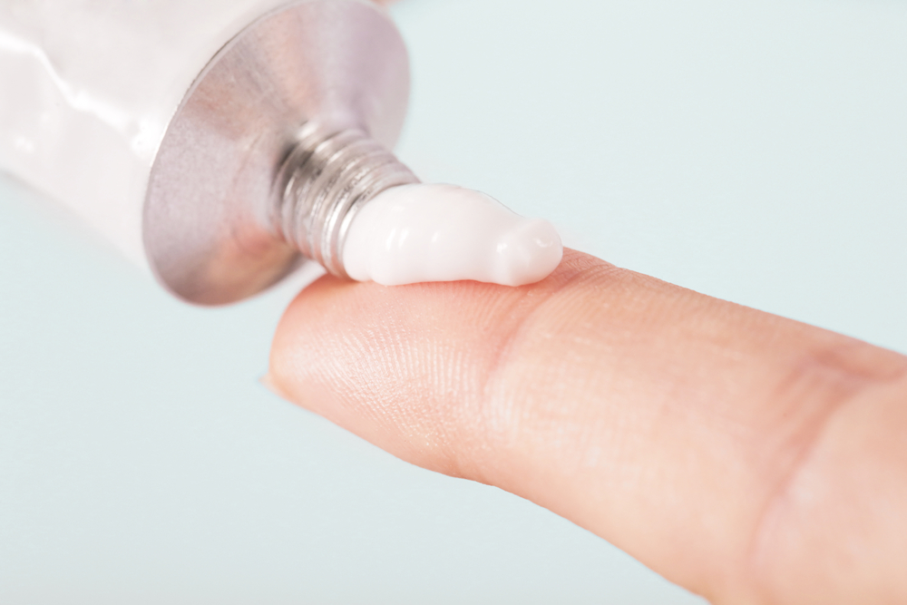 オイラックス®クリームの代わりに使える市販薬｜オイラックス＊HとAの違いを解説