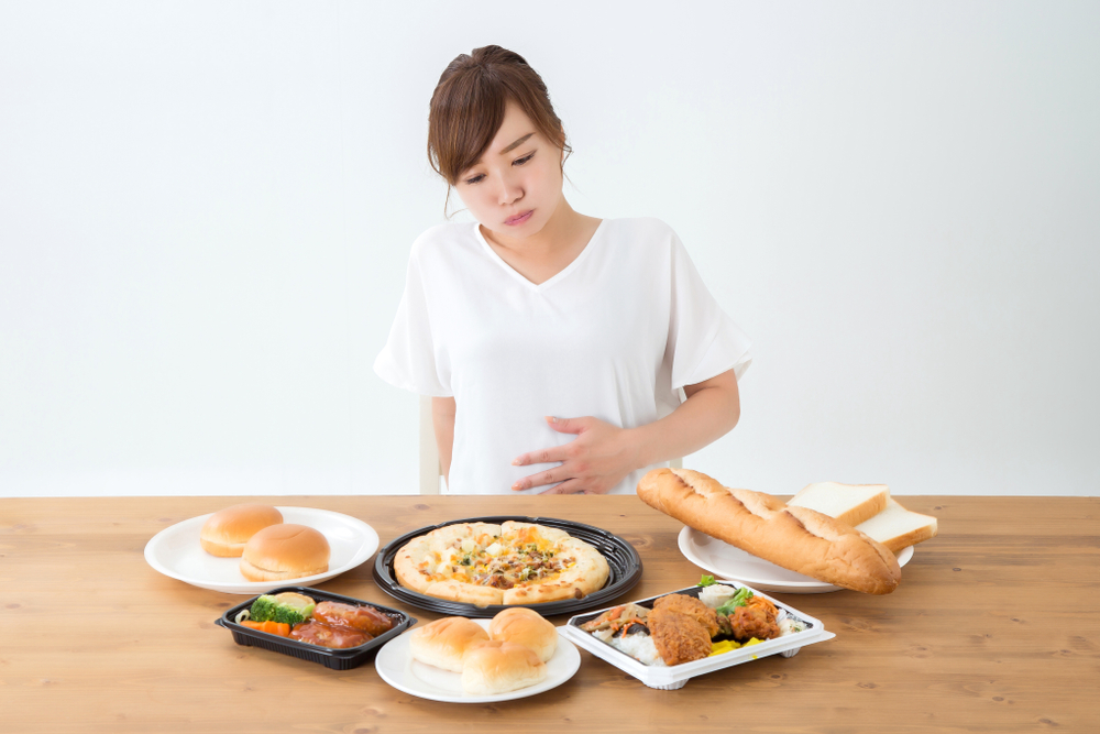 食べ過ぎに効く市販薬を紹介|胃痛や胃もたれにおすすめ