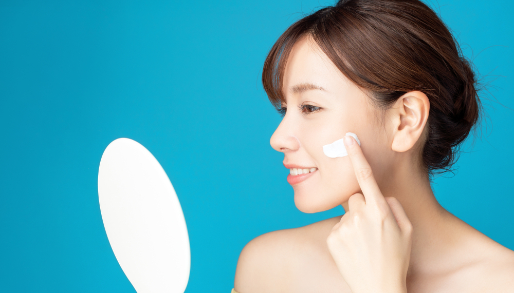 ロコイド軟膏はニキビに塗っても大丈夫？ニキビに使える市販薬も紹介