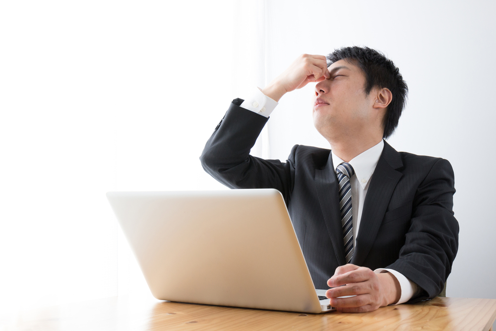 目が乾く、ゴロゴロする…それ、もしかして「ドライアイ」かも？